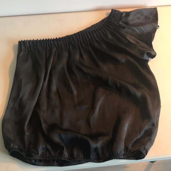 Charlotte Russe Black Pleated Fit One Shoulder Blouse Size Large - Picture 1 of 7